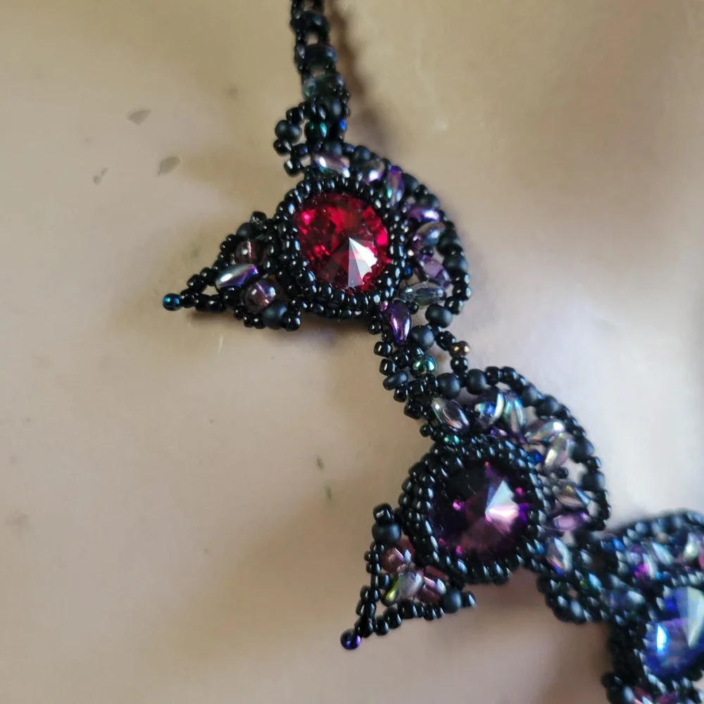 Vintage Black Bead Woven Crystal Collar Necklace Jewel Tone Statement 17